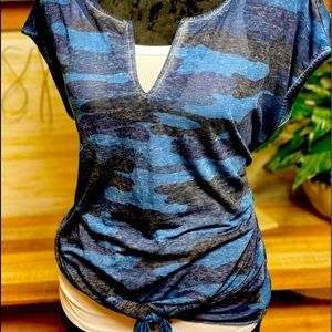 Lucky Brand 🍀 V Neck Top Blue/ Black Camo